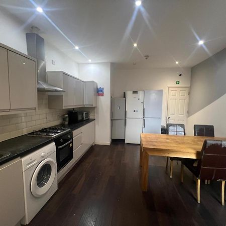 Deluxe Ensuite Double Room With Ensuite Coventry Ngoại thất bức ảnh
