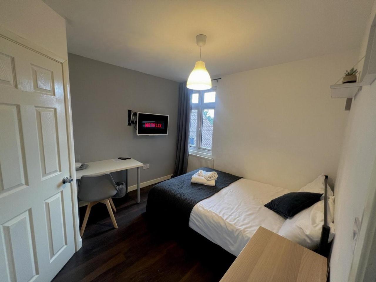 Deluxe Ensuite Double Room With Ensuite Coventry Ngoại thất bức ảnh